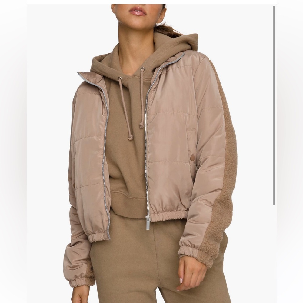 Good American Tan Zip Jacket | Casual Chic Layer | Size M